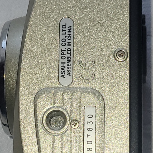 Pentax Espio 105 G Gold Point & Shoot 35mm Film Camera - Picture 7 of 12